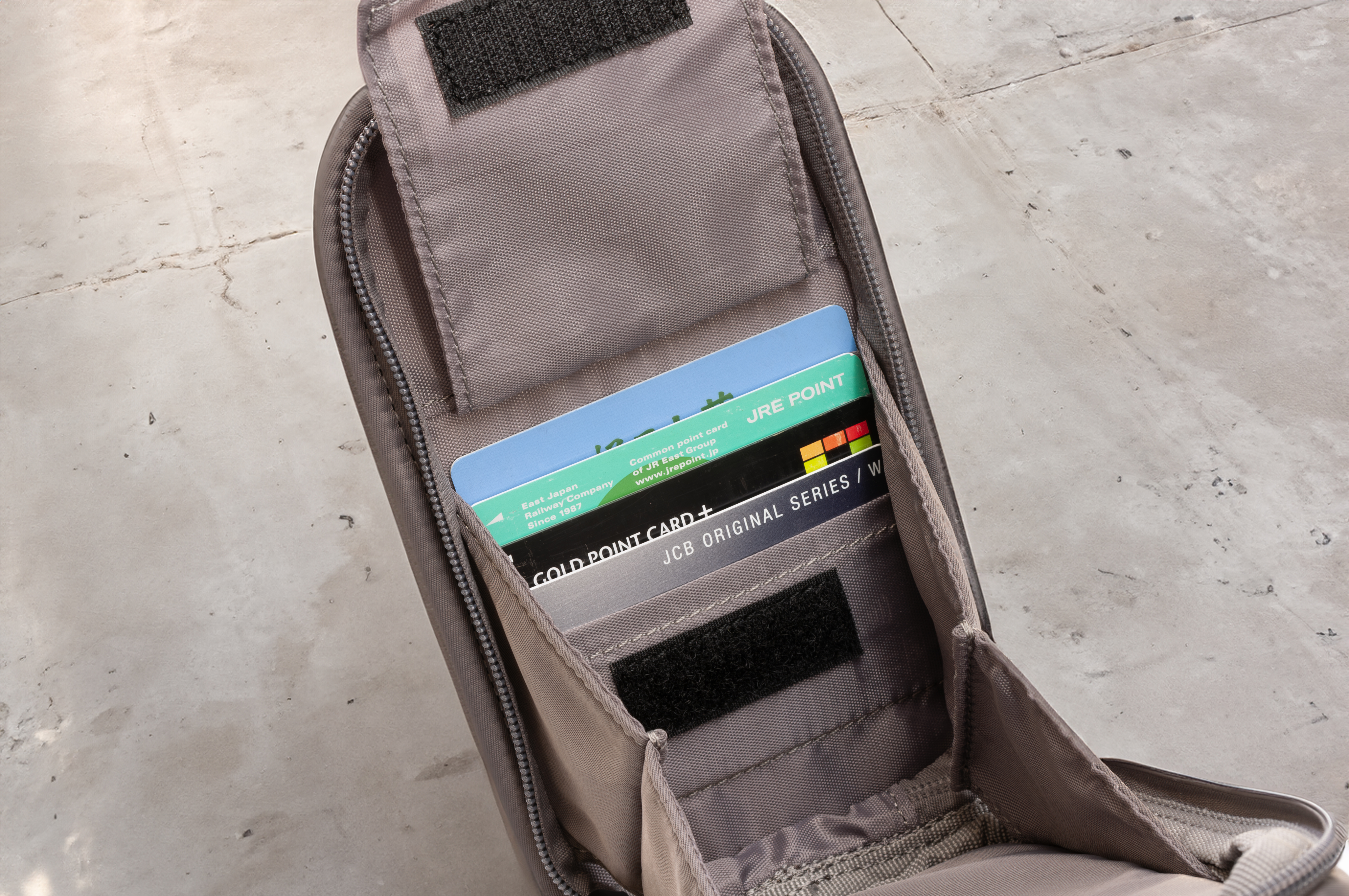 歩行支援アプリ対応スマートフォンポーチ BMWG001-ブラック