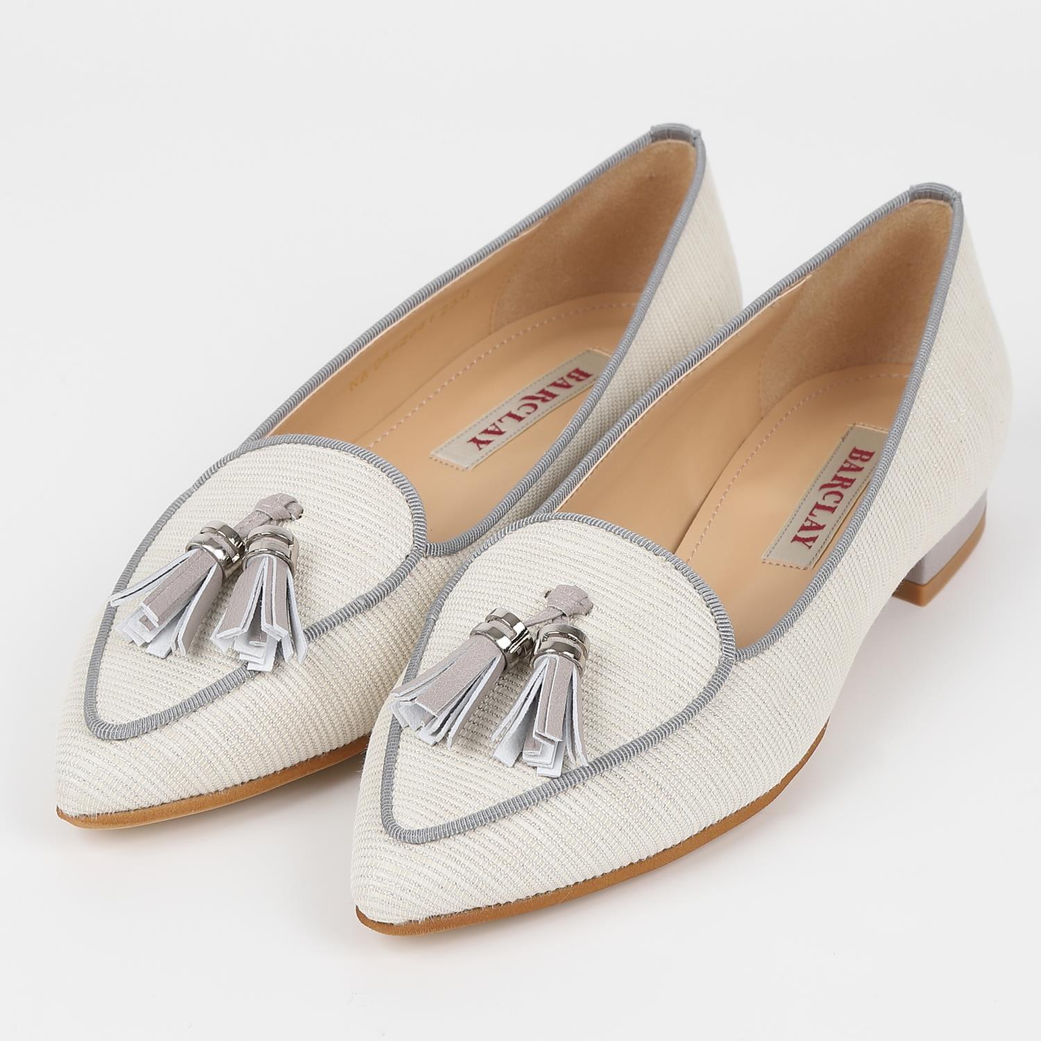 タッセル付パンプス