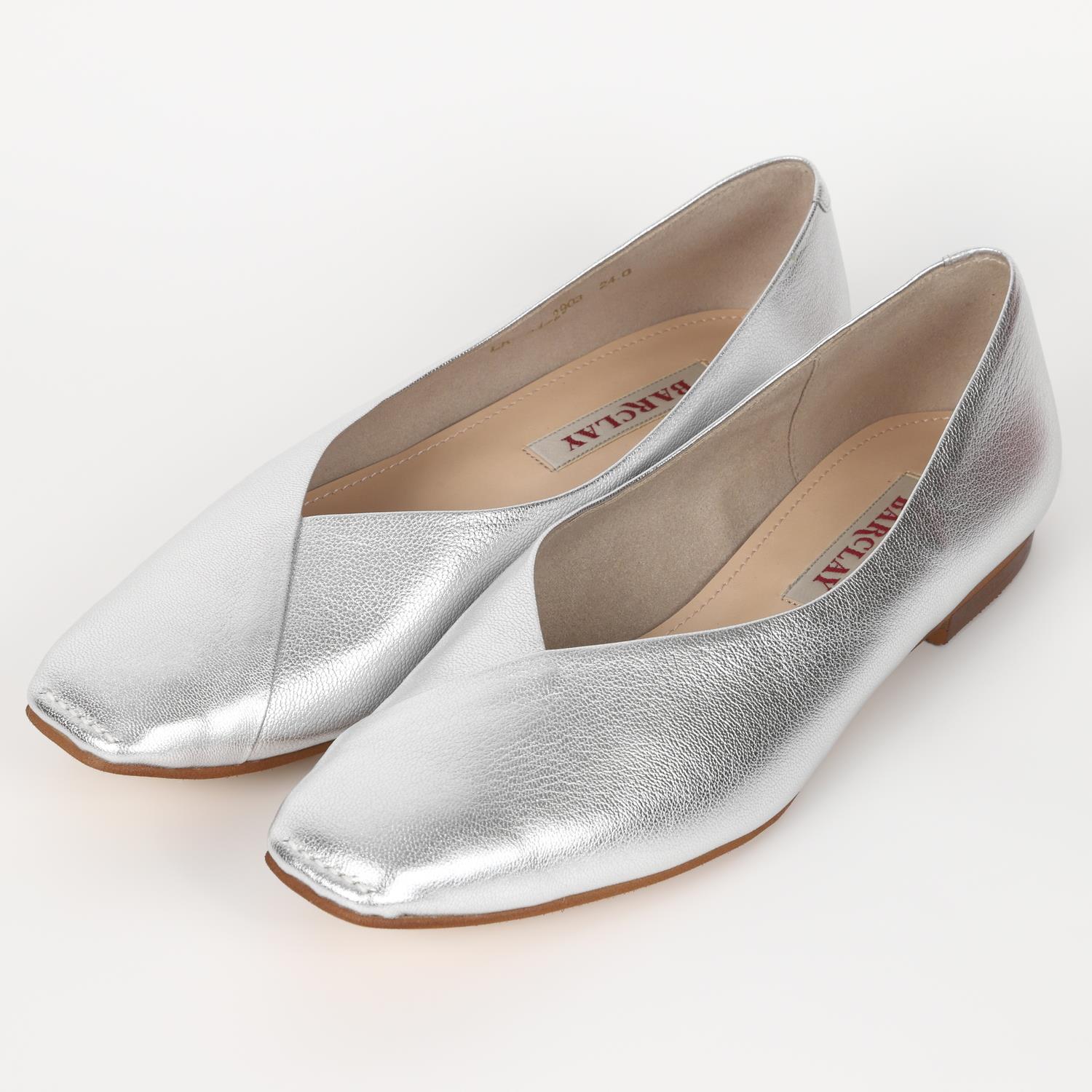 Ⅴカットカッターパンプス