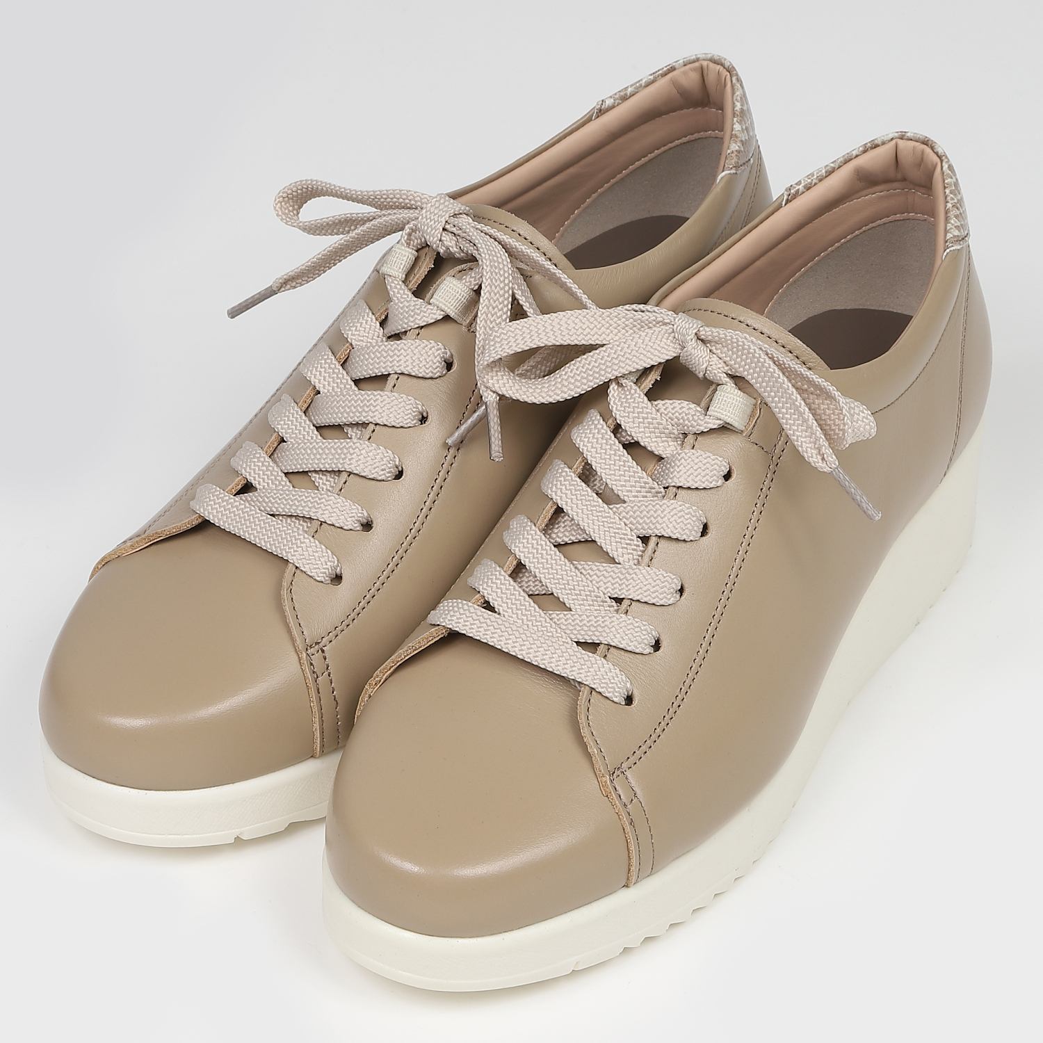 レザースニーカー