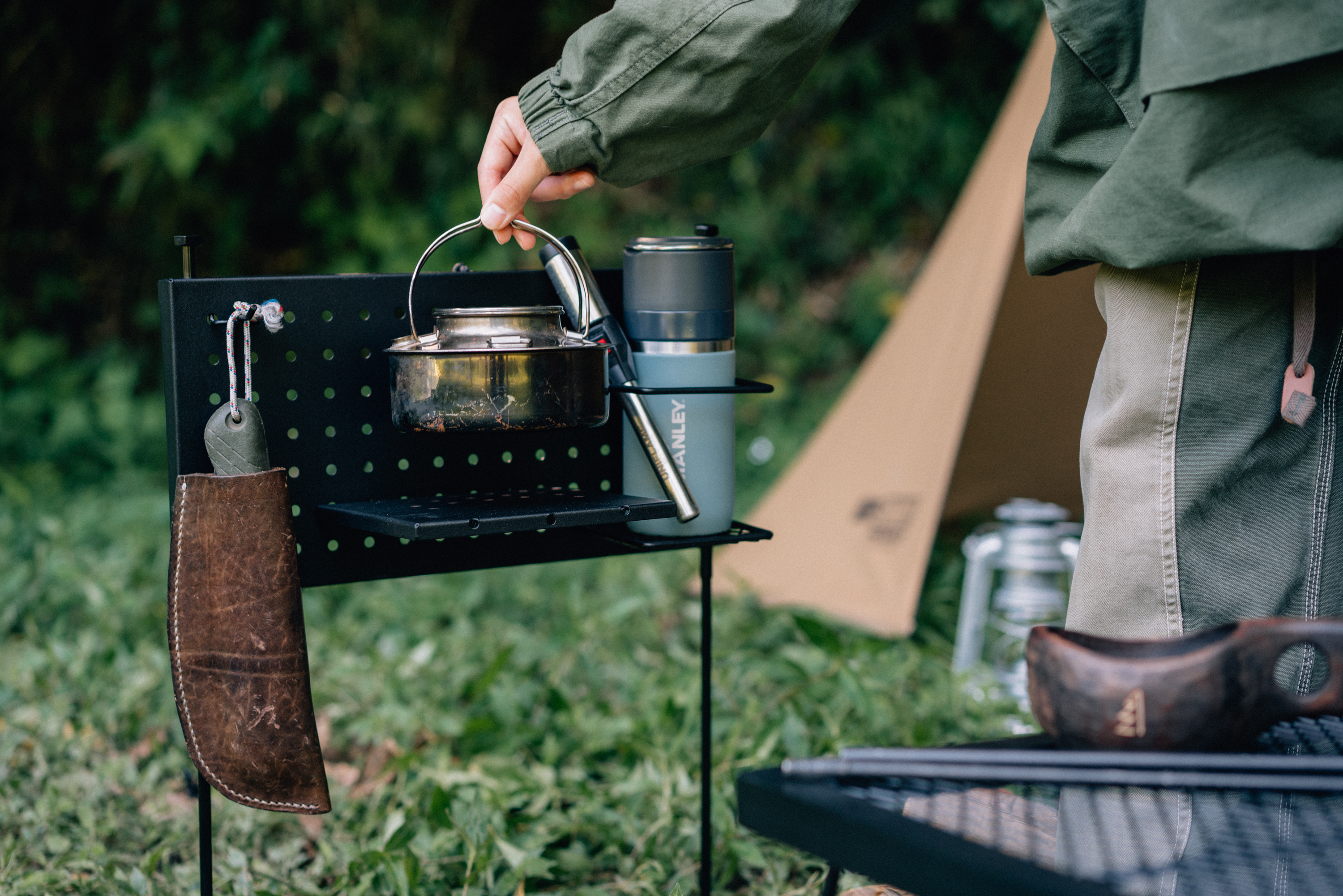 パンチングサイドテーブル